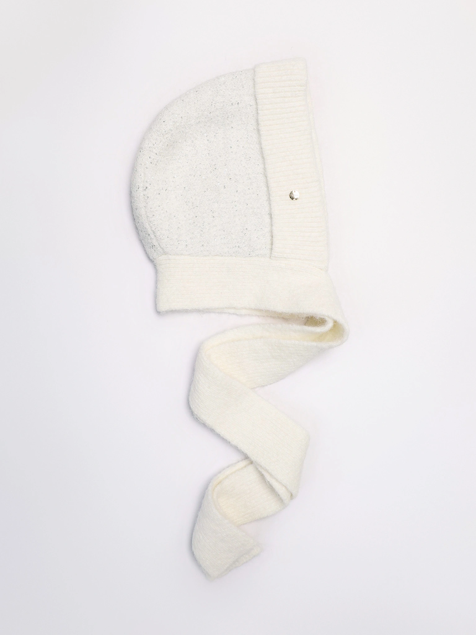 Шапка-капор с широкими завязками с пайетками в ассортименте